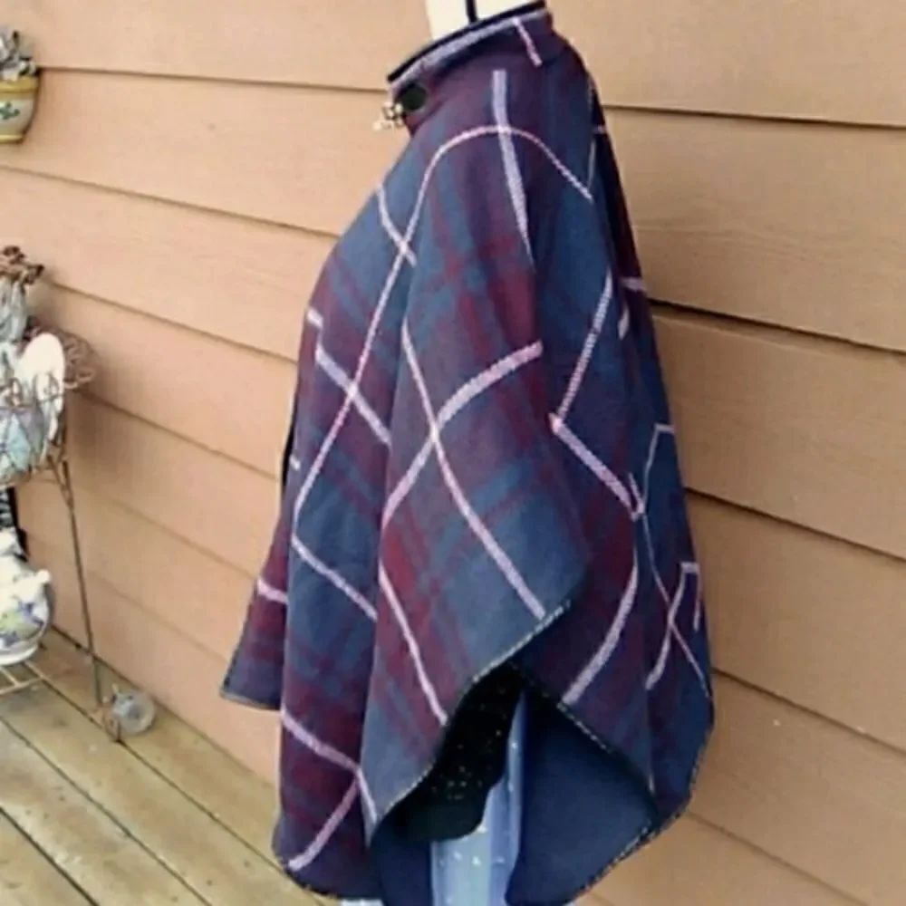 Apt. 9 Plaid Cape - Picture 3 of 11